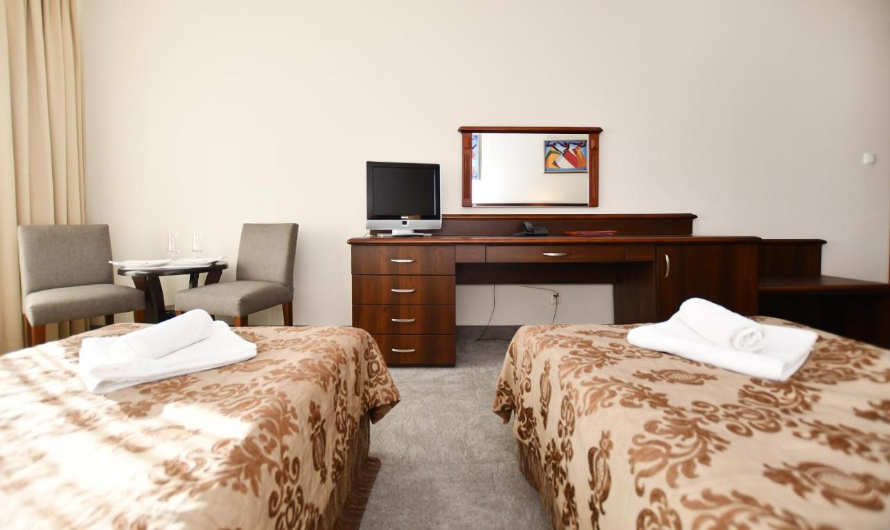 Komfortowy Apartament W Arka Medical Spa 코워브제크 외부 사진